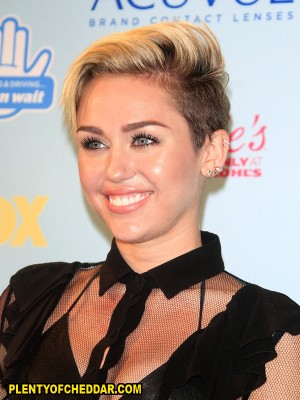 Miley-Cyrus-Plenty-of-Cheddar