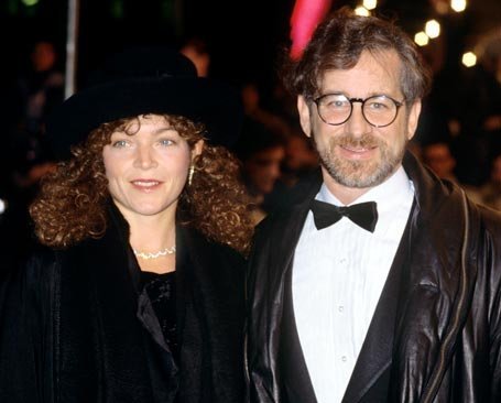 Steven_Spielberg_and_Amy_Irving_100_million