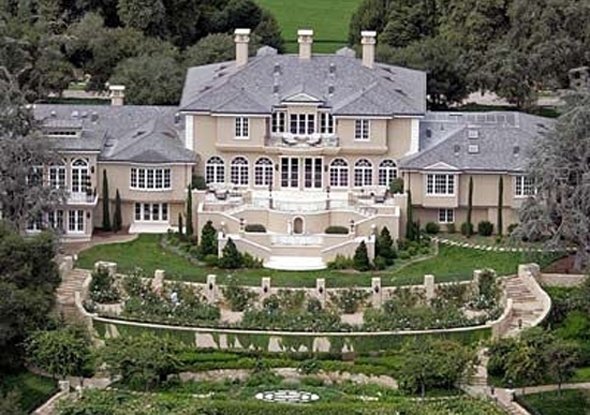 oprah-paid-a-reported-52-million-for-her-montecito-calif-estate-which-she-nicknamed-the-promised-land-in-2001